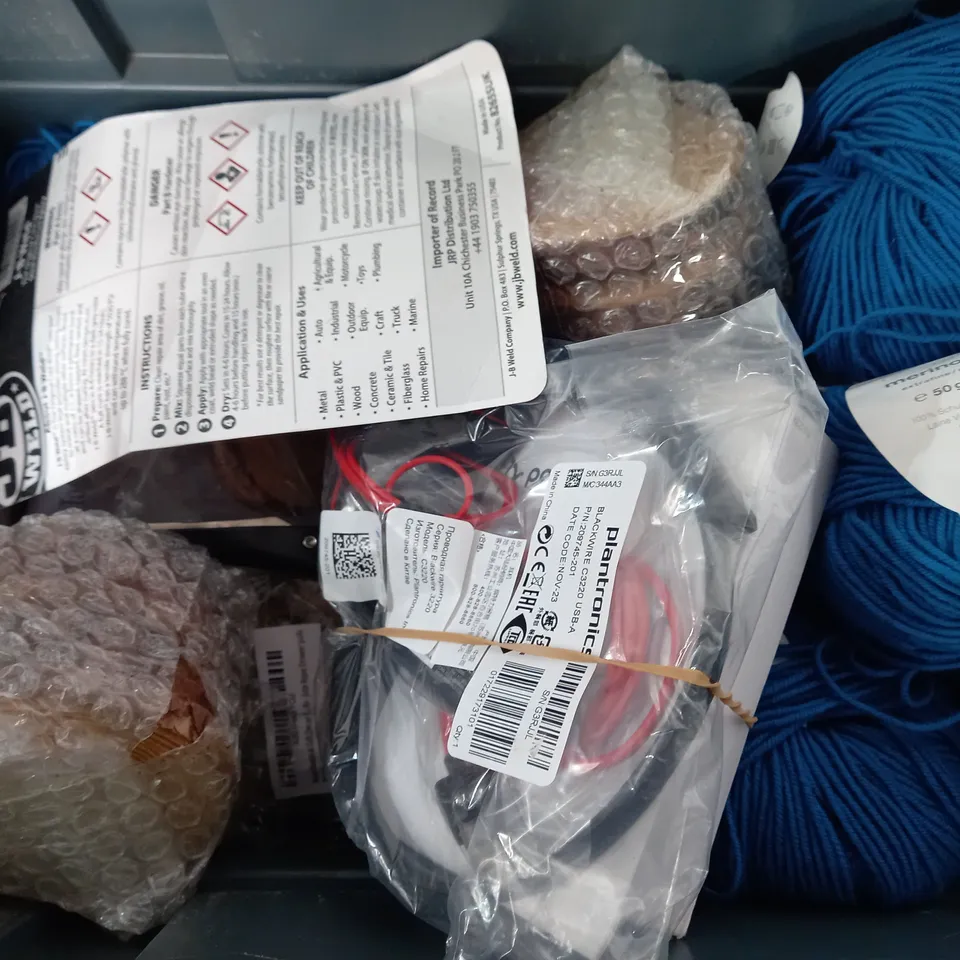 BOX OF APPROXIMATELY 12 ASSORTED ITEMS TO INCLUDE - TOUGH MASTER HACKSAW BLADE - J-B WELDING - NOTEBOOK ECT