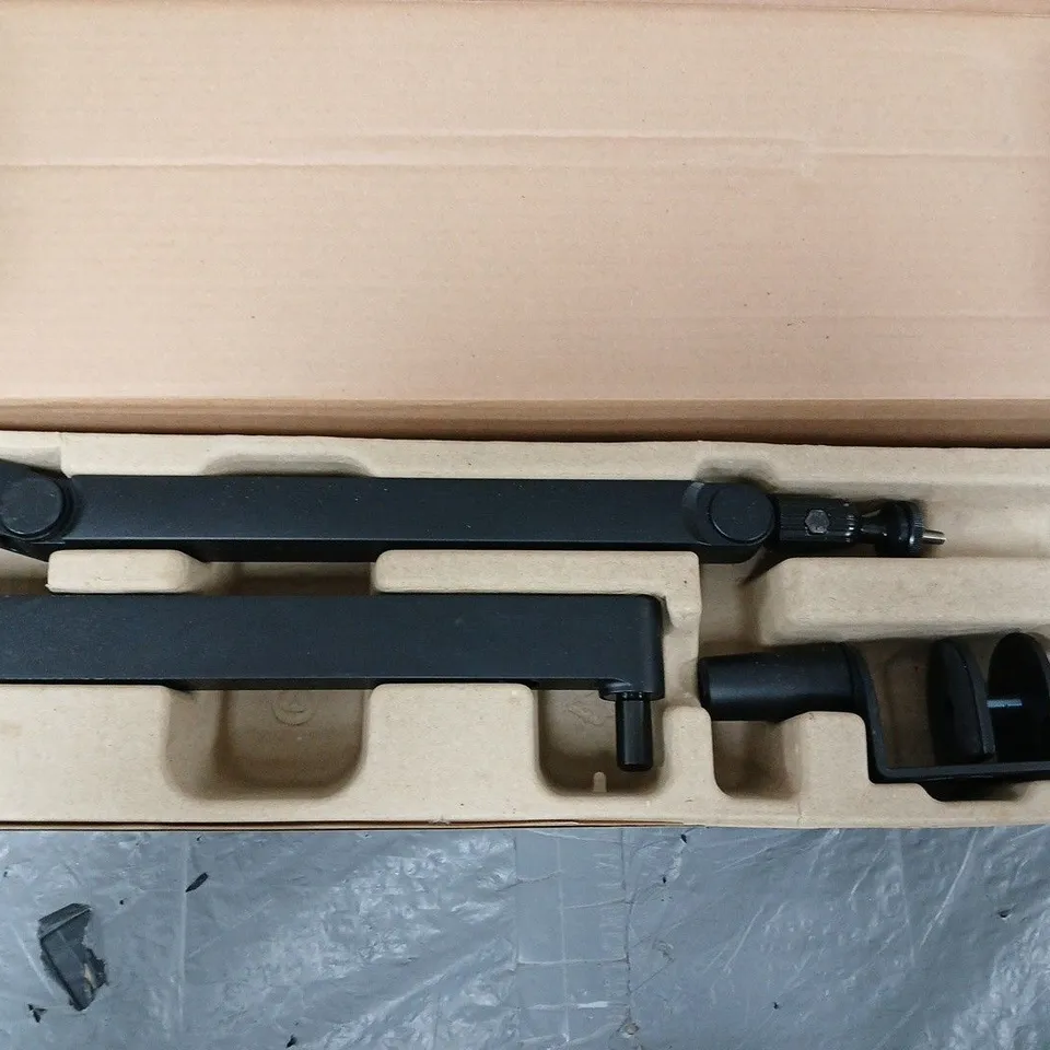 BOXED WAVE MIC ARM IN BLACK