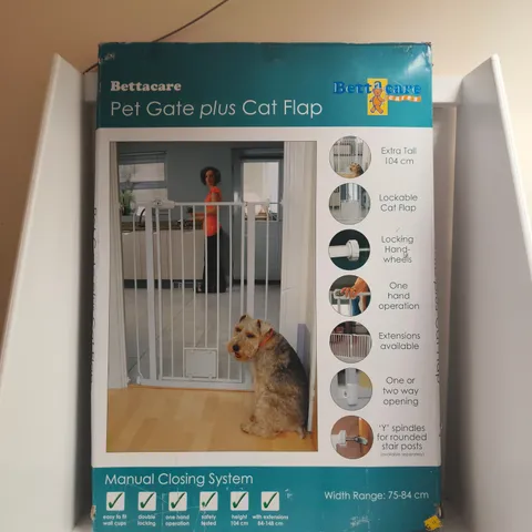 BOXED BETTACARE PET GATE PLUS CAT FLAP