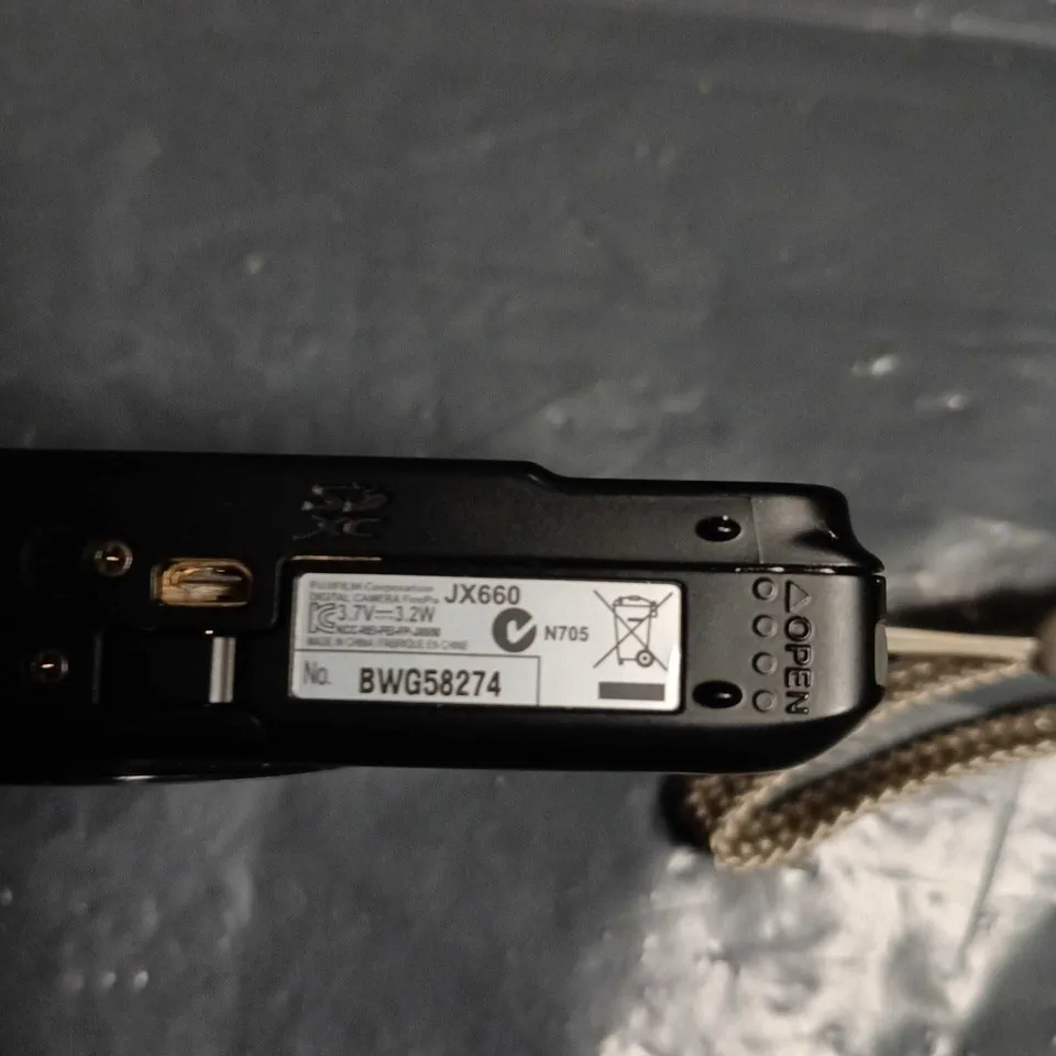 FUJIFILM JX660 16.0MP DIGITAL CAMERA