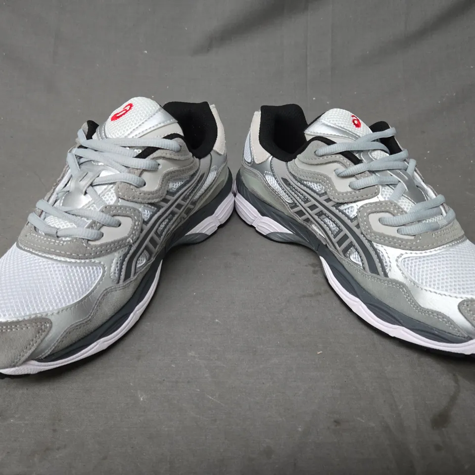 BOXED PAIR OF ASICS GEL-NYC SHOES IN GREY/WHITE UK SIZE 9