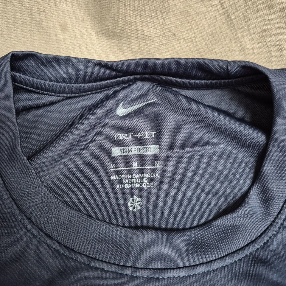 NIKE DRI-FIT MEN’S SPORT T‑SHIRT, NAVY, SIZE M