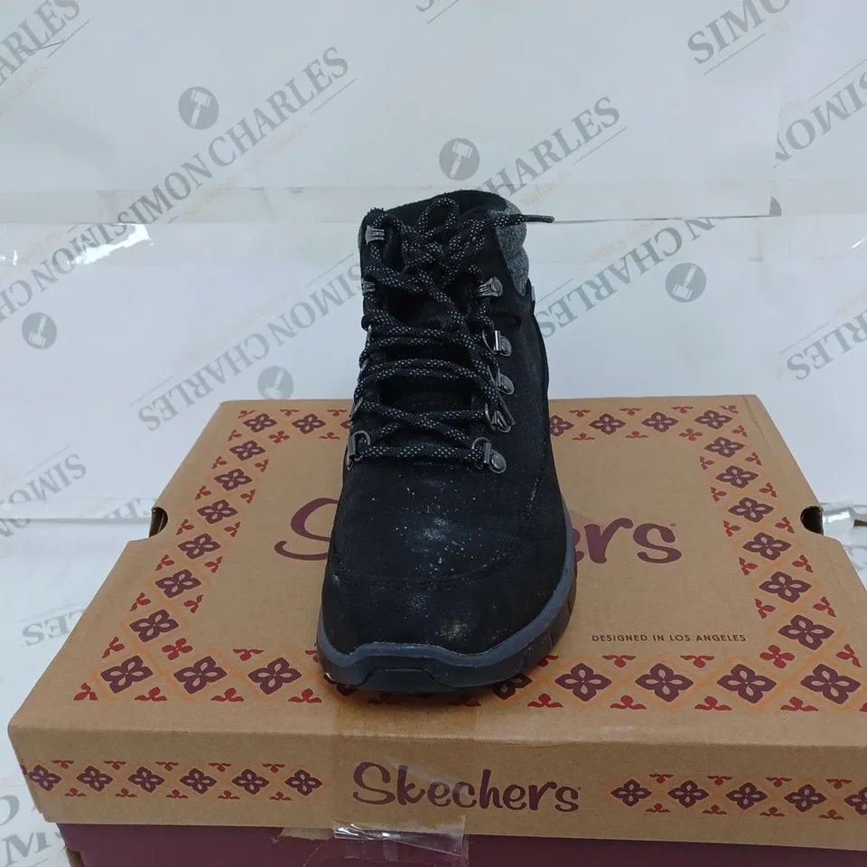 BOXED SKECHERS BLACK SYNERGY WARM TECH BOOTS- SIZE 4 