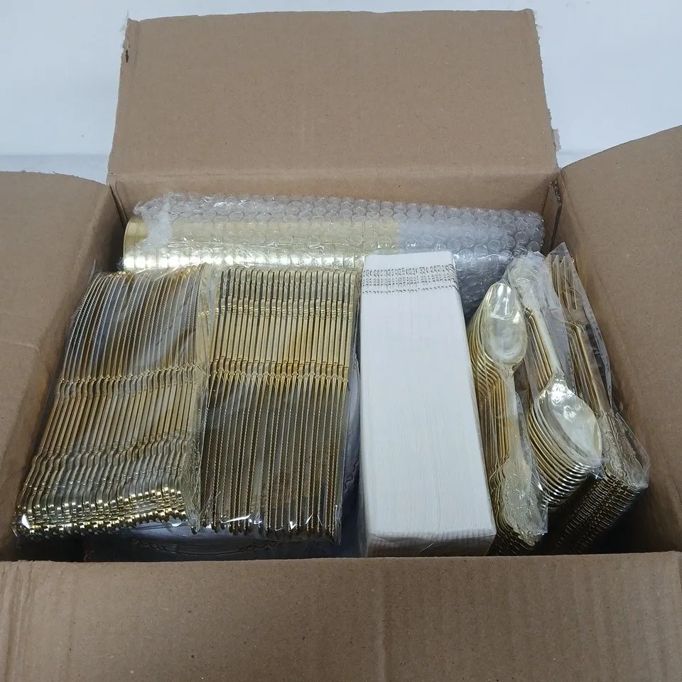 ASSORTMENT OF PLASTIC CATERING PRODUCTS TO INCLUDE CUPS, CUTLERY, PLATES ETC 