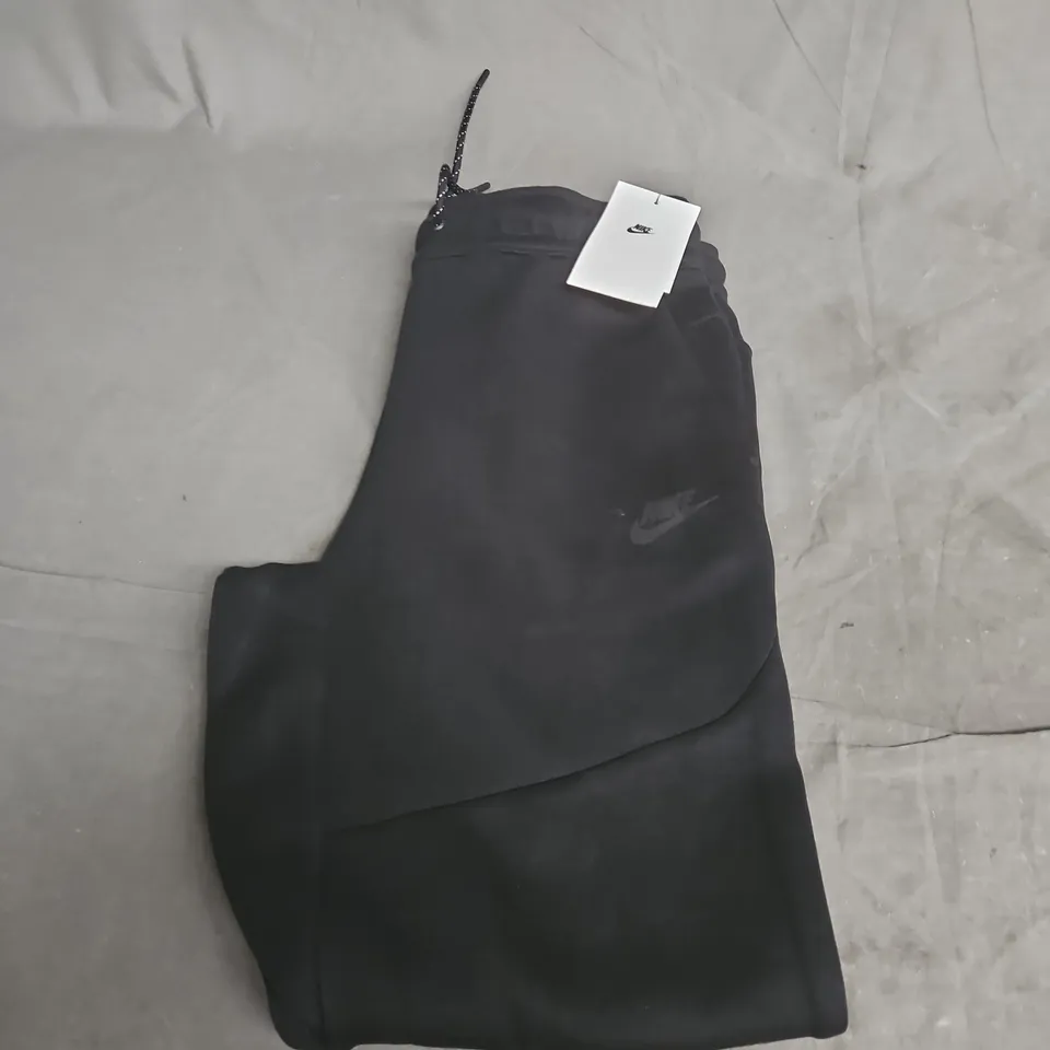 NIKE JOGGERS – BLACK (MEN'S) - SIZE M