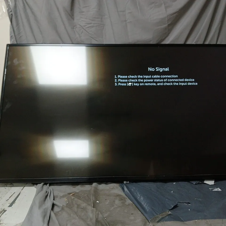 LG 49SM5KE-B 49-INCH TELEVISION / DISPLAY – CRESTRON CONNECTED. BOXED. NO POWER SUPPLY OR ACCESSORIES.