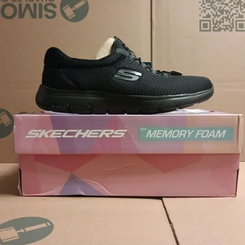 BOXED PAIR OF SKECHERS TRAINERS IN BLACK SIZE UK 4