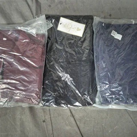 APPROXIMATELY 25 ASSORTED CLOTHING AND FASHION PRODUCTS IN VARIOUS STYLES AND SIZES - COLLECTION ONLY