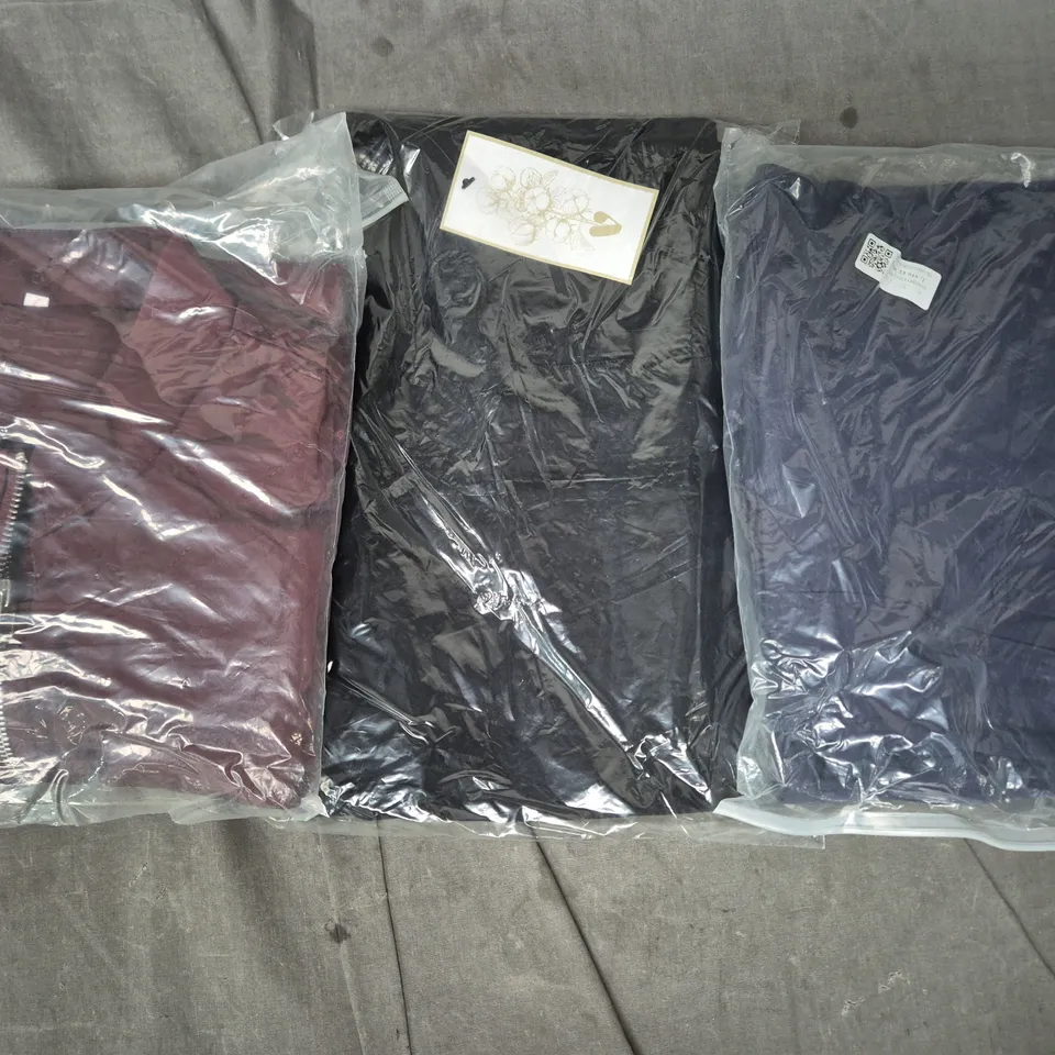 APPROXIMATELY 25 ASSORTED CLOTHING AND FASHION PRODUCTS IN VARIOUS STYLES AND SIZES - COLLECTION ONLY