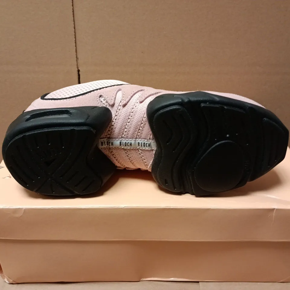 BOXED PAIR OF BLOCH BOOST DRT DANCE SNEAKERS IN PINK - UK 6