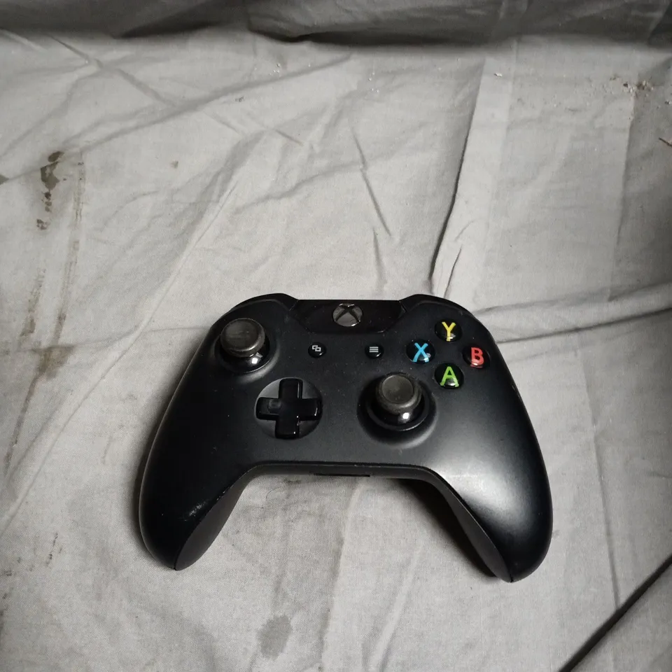 XBOX WIRELESS CONTROLLER – BLACK