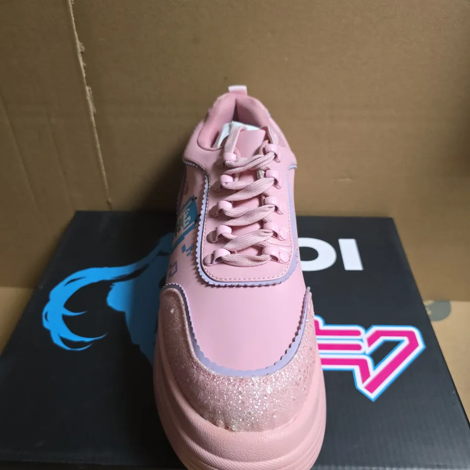 BOXED PAIR OF KOI PINK PLATFORM SNEAKERS WITH GLITTER TOE CAP – SIZE 11
