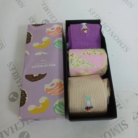BOX OF 3 PAIRS OF DOUGHNUT SOCKS