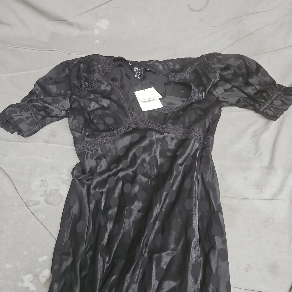 NOBODY'S CHILD MIDI DRESS IN BLACK - 8
