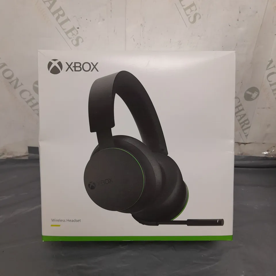 BOXED XBOX WIRELESS HEADSET IN BLACK
