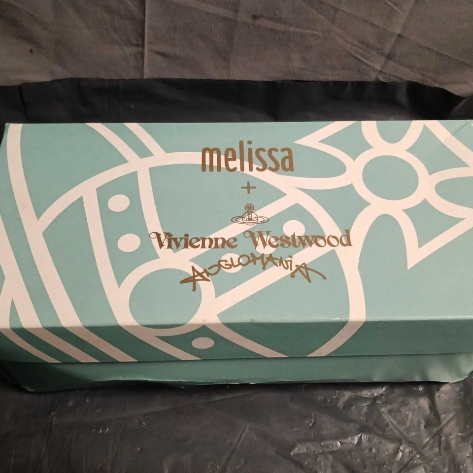 BOXED PAIR OF MELISSA X VIVIENNE WESTWOOD ANGLOMANIA BLACK QUILTED BALLET FLATS – UK 5.5