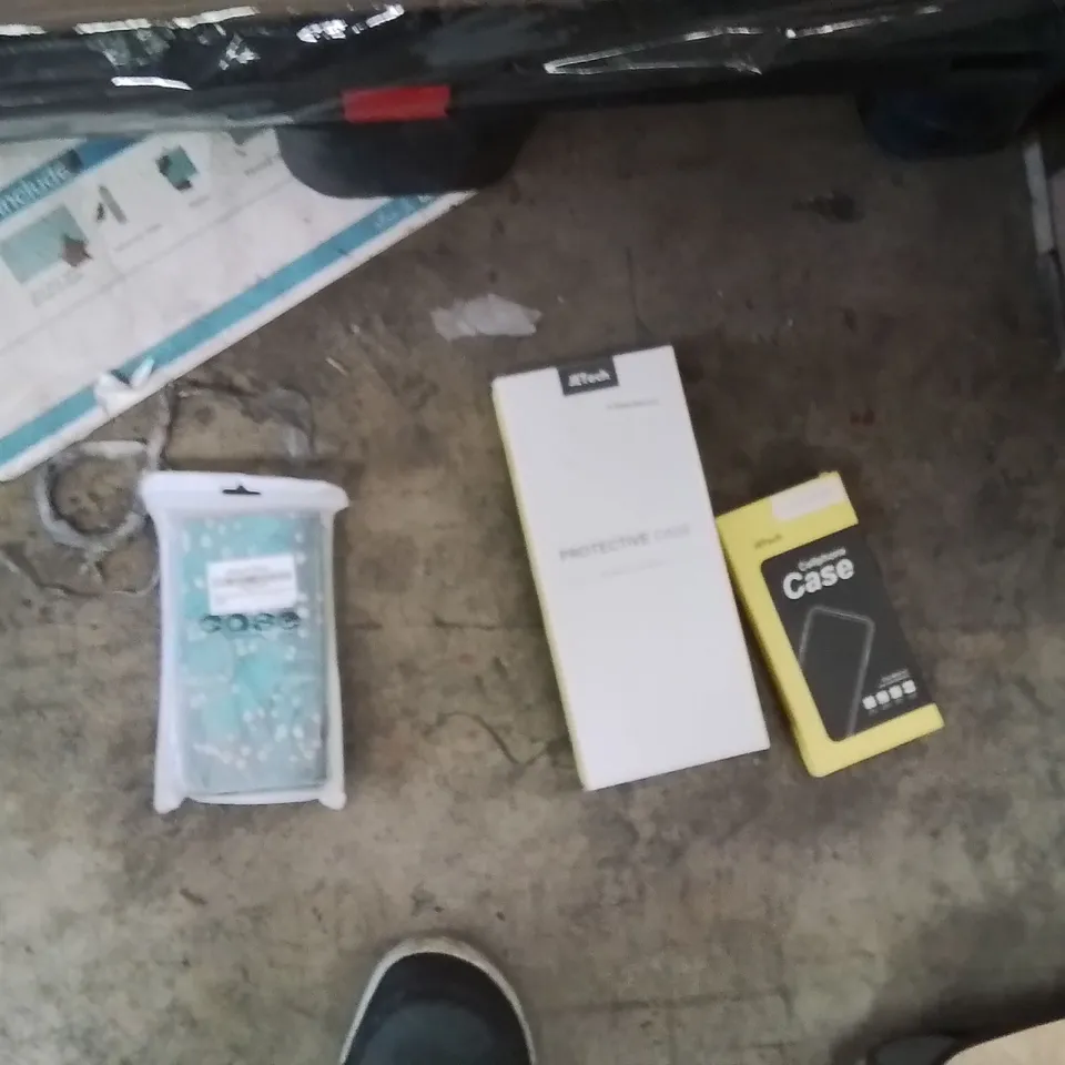 PALLET CONTAINING A LARGE QUANTITY OF PHONE CASES,SCREEN PROTECTORS 