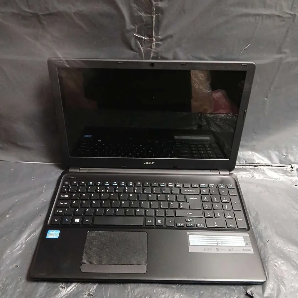 ACER ASPIRE 1 SERIES LAPTOP – WINDOWS 8 – BLACK - MODEL Z5WE1