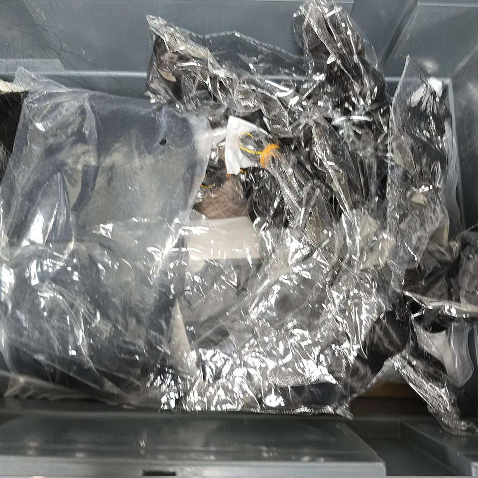 APPROXIMATELY 15 ASSORTED HEALTH & BEAUTY ITEMS TO INCLUDE HAIR EXTENSIONS, SLEEPING EYE MASK, REVLON HAIR DRYER, ETC