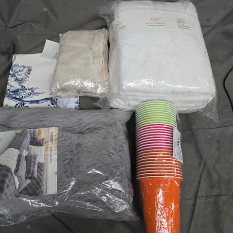 APPROXIMATELY 15 ASSORTED HOUSEHOLD PRODUCTS TO INCLUDE PLASTIC CUPS, TOWELS, SOFA COVERS, ETC - COLLECTION ONLY