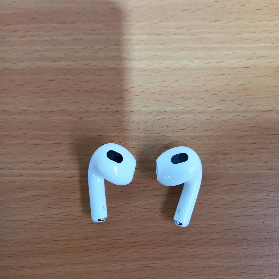APPLE AIRPOD 3RD GENERATION