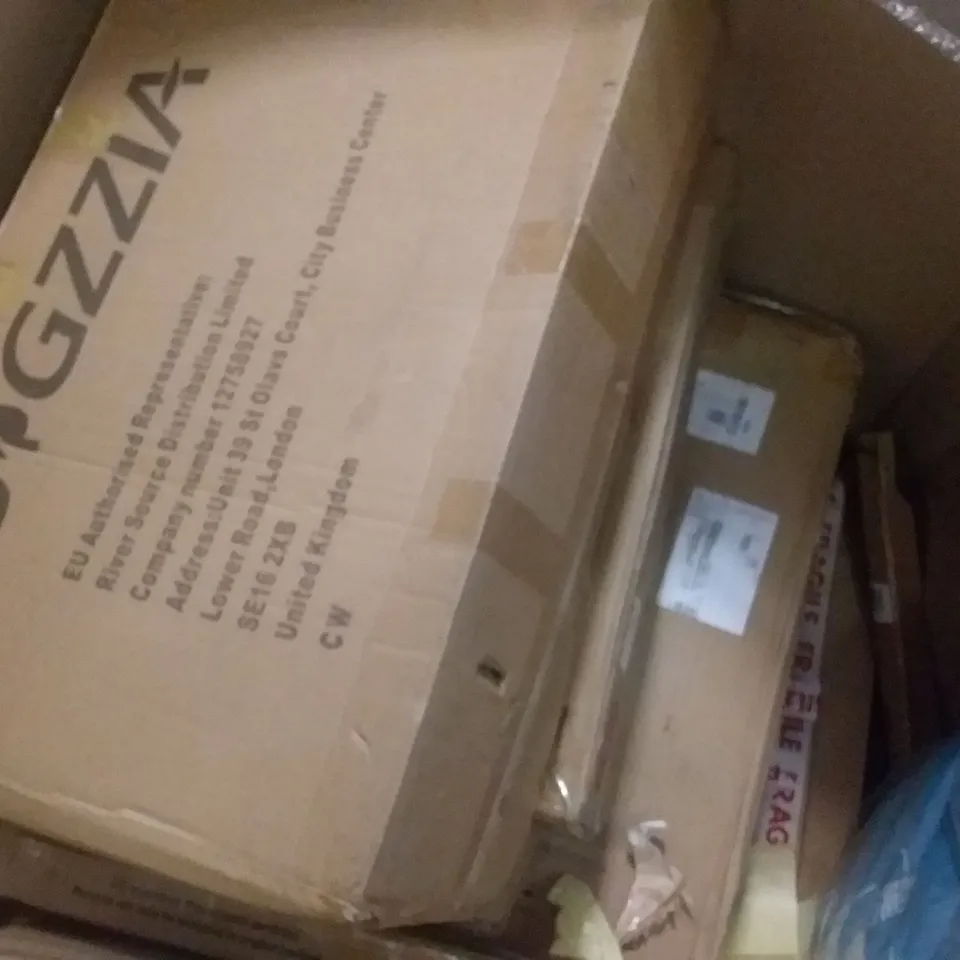 PALLET OF ASSORTED ITEMS INCLUDING MERRIMEN BUBBLE WRAP ROLL, LORENZ WALKING STICK, BAGZZIA, COWAY AIR QUALITY FILTER, HOMIDEC 