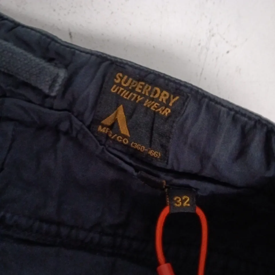 SUPERDRY PARACHUTE LIGHT SHORTS IN ECLIPSE NAVY - SIZE 32