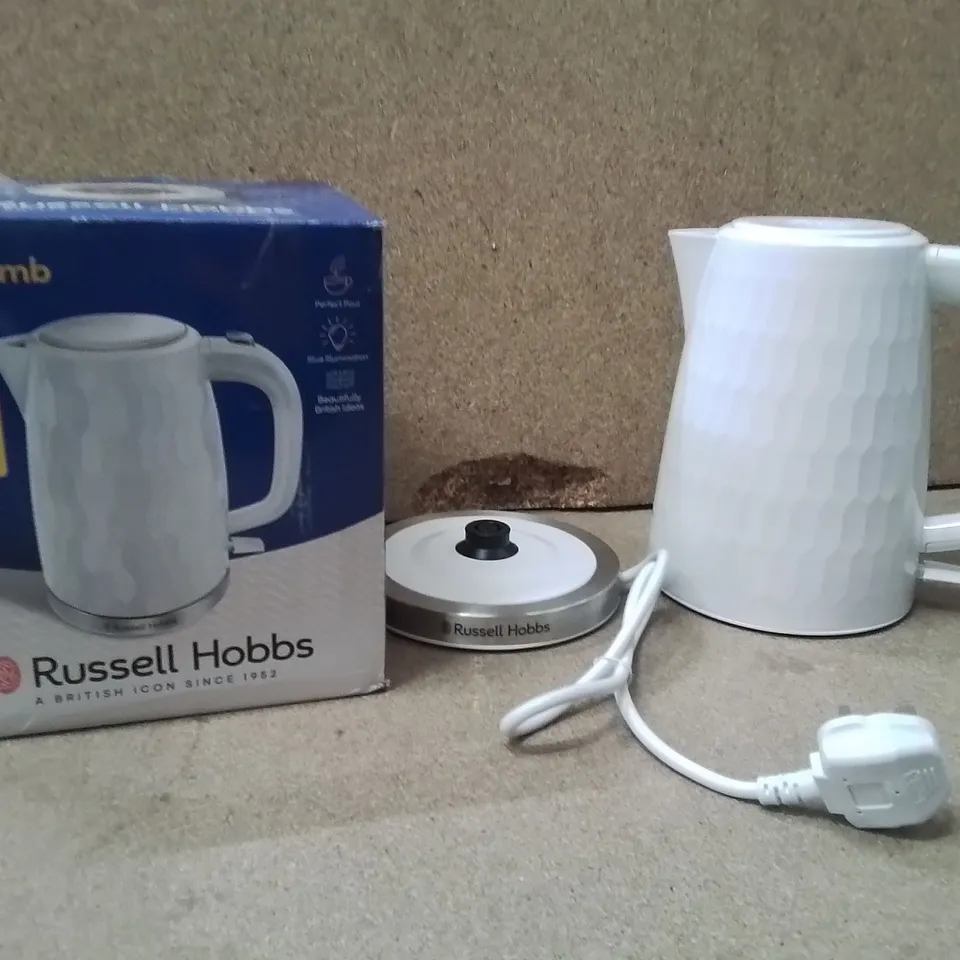 BOXED RUSSELL HOBBS HONEYCOMB KETTLE WHITE