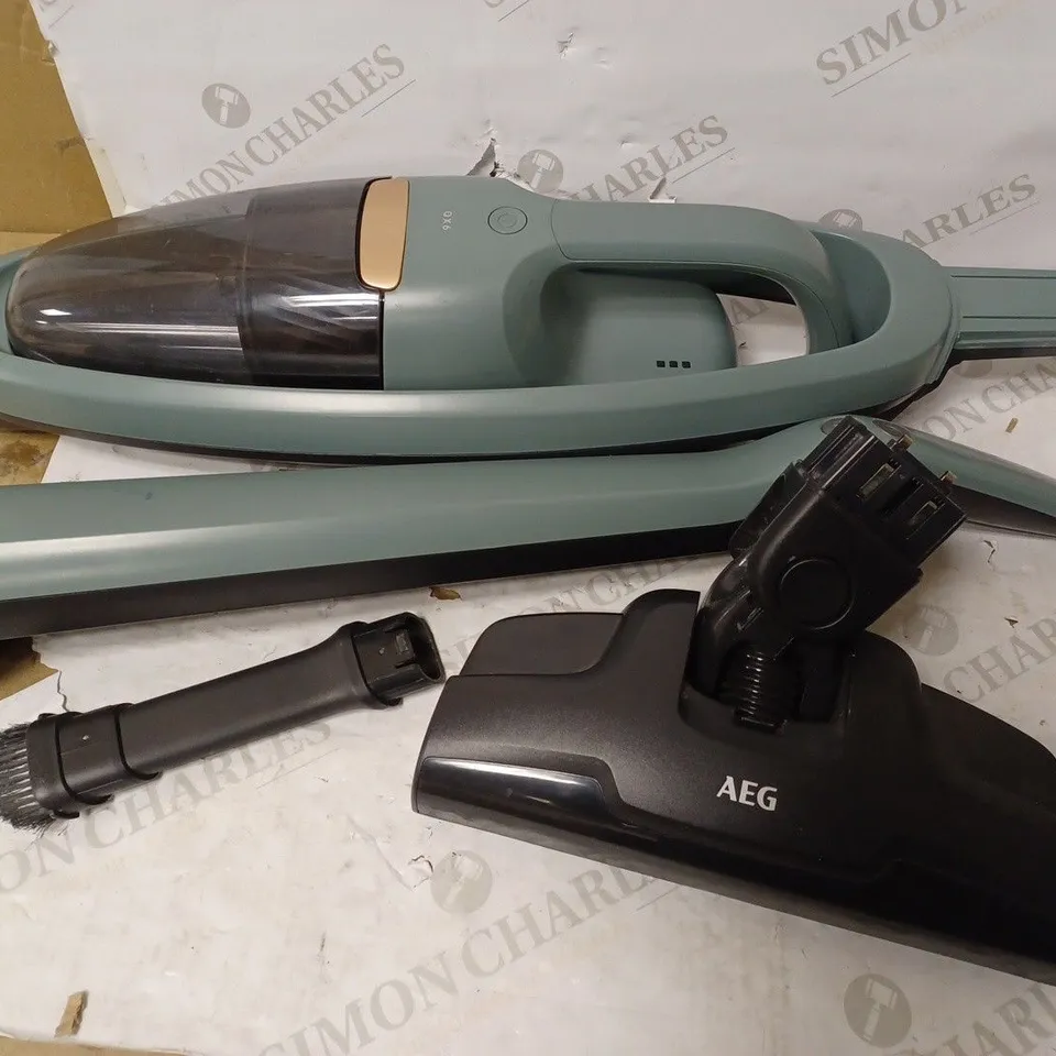 AEG QX6 VACUUM CLEANER