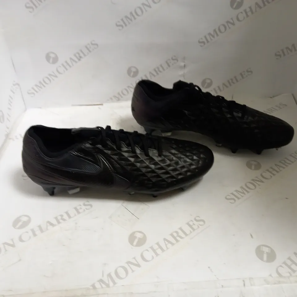 NIKE TIEMPO BLACK ANTI CLOG - UK 9.5