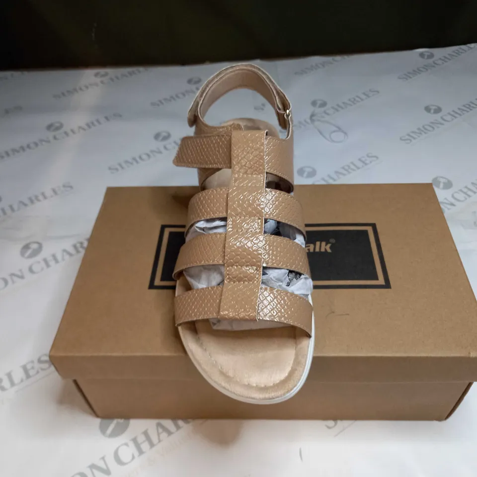 BOXED PAIR OF CUSHION WALK ONE TOUCH CLOSE SANDALS IN TAN - SIZE 7