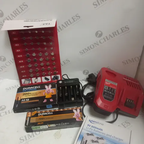 APPROXIMATELY 20 ASSORTED BATTERY PRODUCTS AND ACCESSORIES TO INCLUDE MILWAUKEE CHARGER, BUTTON CELL, EENSTONE 9V CHARGER ETC