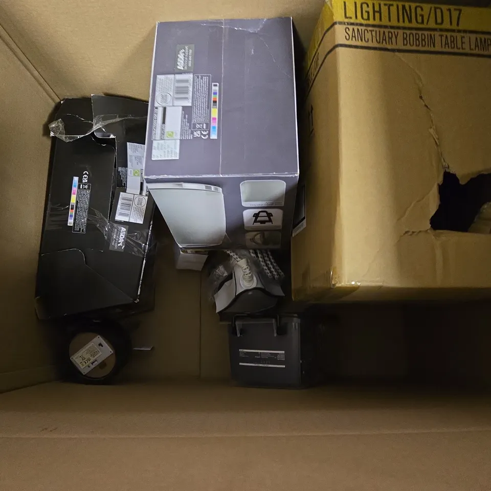 BOX OF APPROXIMATELY 6 ASSORTED ITEMS TO INCLUDE -FAST BOIL KETTLE, 2 SLICE TOASTER IN BLACK ETC