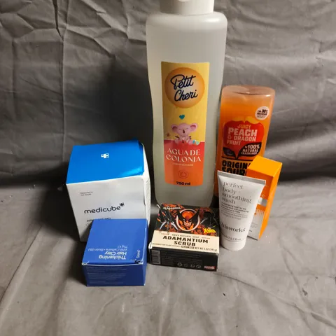 APPROXIMATEY 20 ASSORTED HEALTH AND BEAUTY PRODUCTS TO INCLUDE - MEDICUBE ZERO PORE PAD - SONS THICKENING HAIR CLAY - THISWORKS PERFECT BODY SMOOTHING WASH - ETC