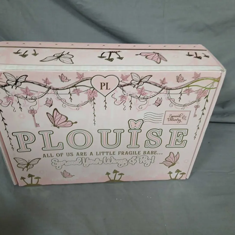 PLOUISE ALL OF US ARE A LITTLE FRAGILE BABE SPREAD YOUR WINGS AND FLY SEALED GIFT SET