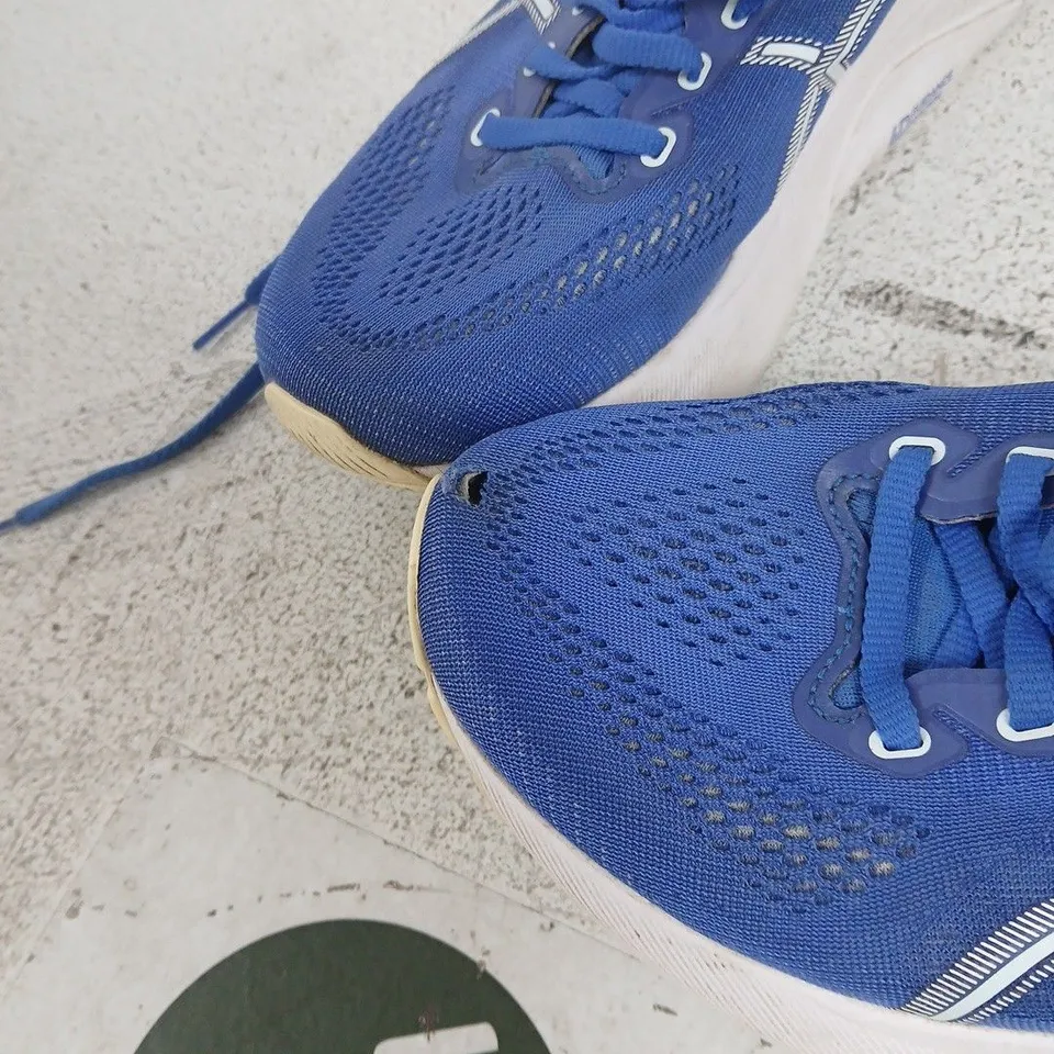 PAIR OF BLUE ASICS RUNNING TRAINERS UK 7