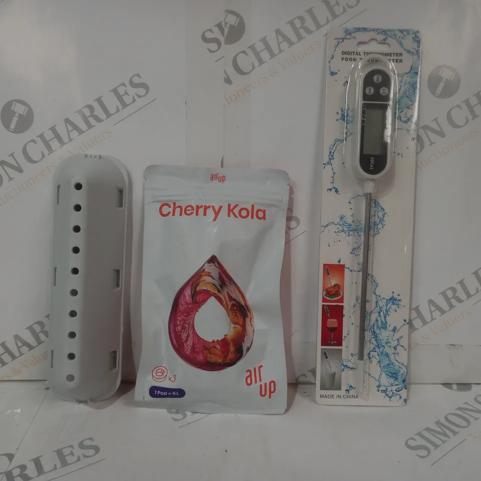 APPROXIMATELY 15 ASSORTED HOUSEHOLD ITEMS TO INCLUDE DIGITAL THERMOMETER, CHERRY COLA AIR UP POD, ETC