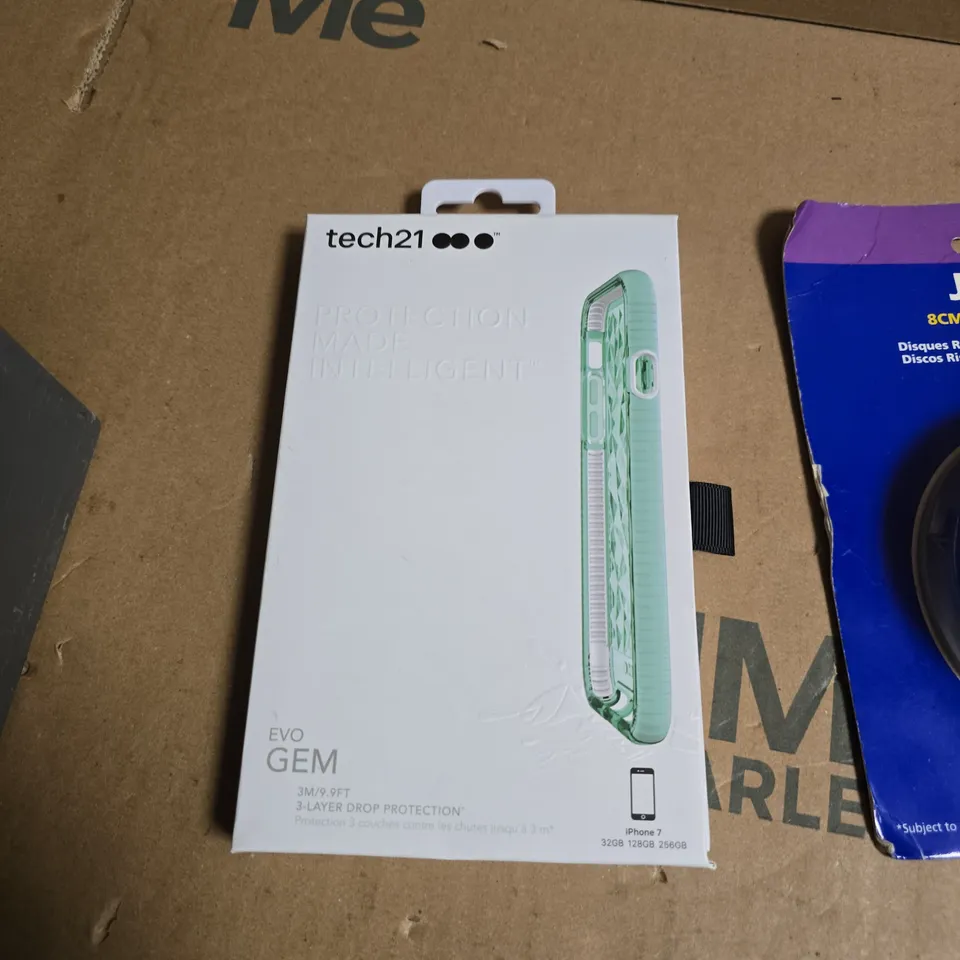 BOX OF APPROXIMATELY 8 ASSORTED ITEMS JESSOPS MINI DVD REWRITABLE DISKS AND TECH 21 PHONE CASE