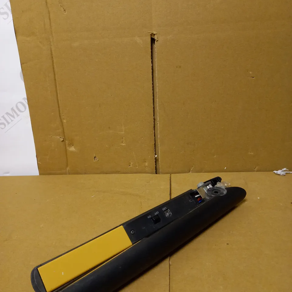 GHD HAIR STRAIGHTENERS