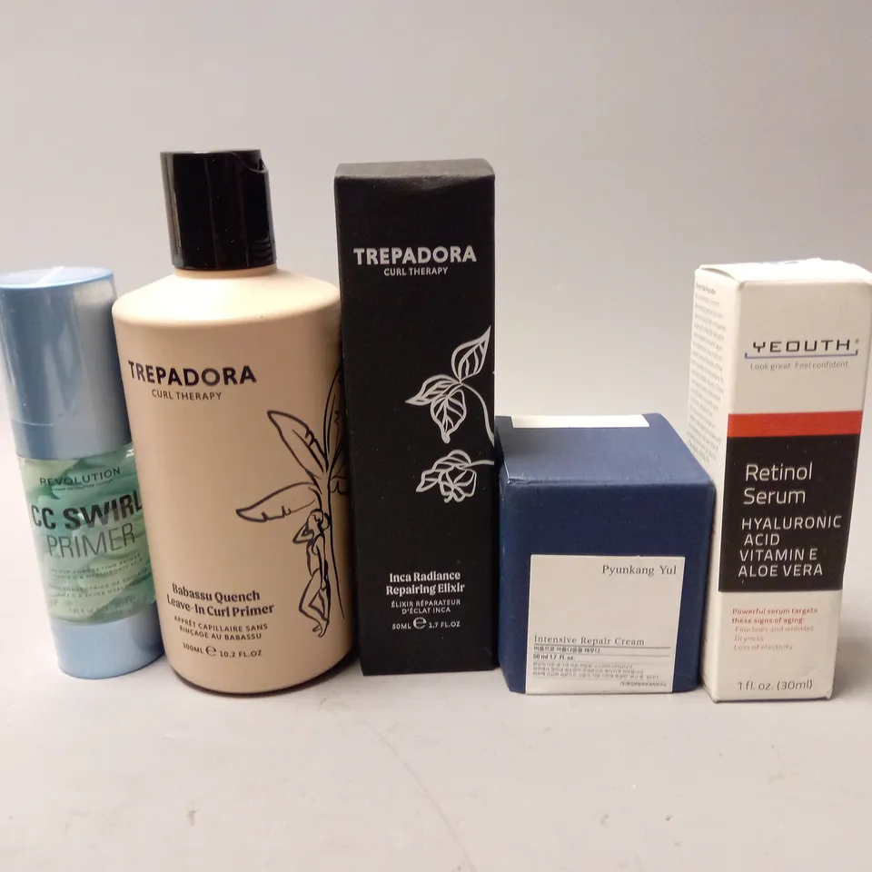 BOX OF APPROX 15 ASSORTED HEALTH AND BEAUTY ITEMS TO INCLUDE - YEOUTH RETINAL SERUM - REVOLUTION CC SWIRL PRIMER - PYUNKANG YUL INTENSIVE REPAIR CREAM ETC