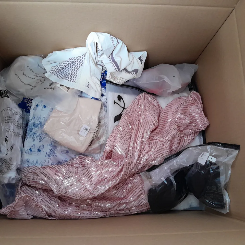 APPROXIMATELY 30 CLOTHING ITEMS TO INCLUDE BRAS, DRESSES AND BODYSUITS. ASSORTED SIZES, STYLES AND COLOURS