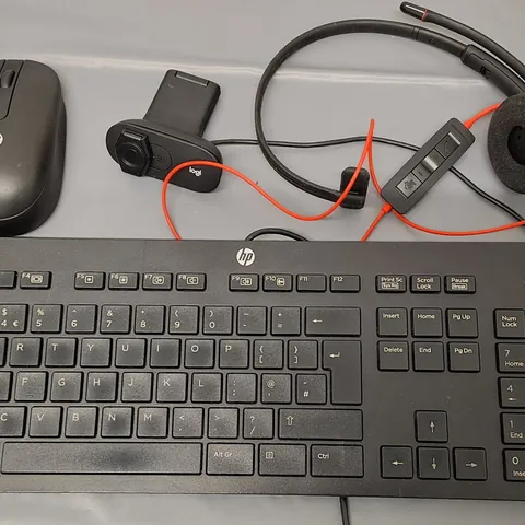 LOT OF 4 ASSORTED OFFICE ITEMS TO INCLUDE DELL KEYBOARD AND MOUSE, LOGI WEBCAM AND PLT HEADSET