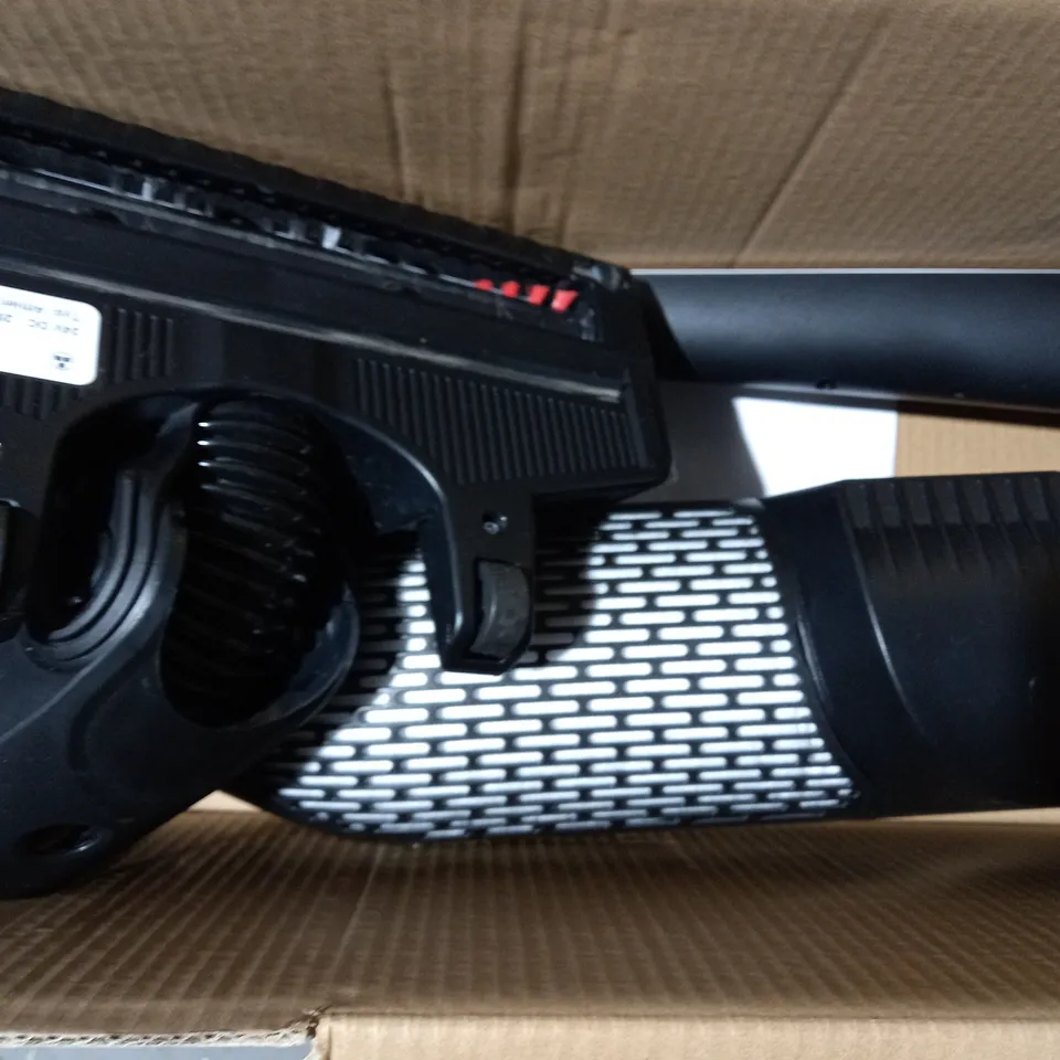 BOSCH ATHLET SERIE 6 PRO HYGIENIC 28 V MAX VACUUM CLEANER