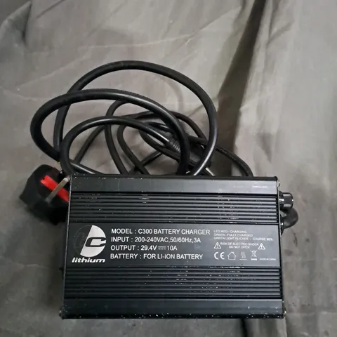 TC C300 BATTERY CHARGER 