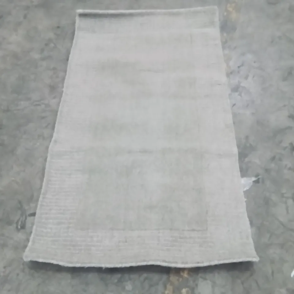 QUALITY DESIGNER AREA RUG - APPROXIMATELY 150X80CM
