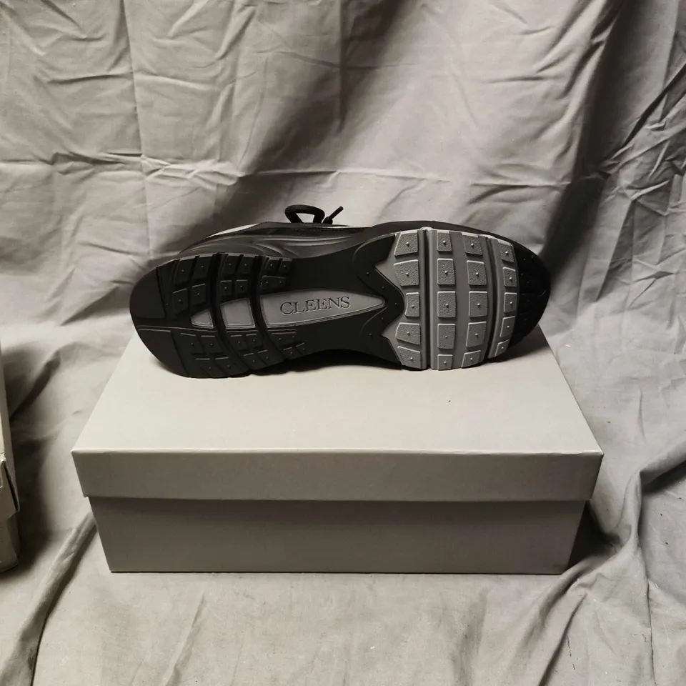 BOXED PAIR OF CLEENS TRAINERS – BLACK & GREY- SIZE 10.5