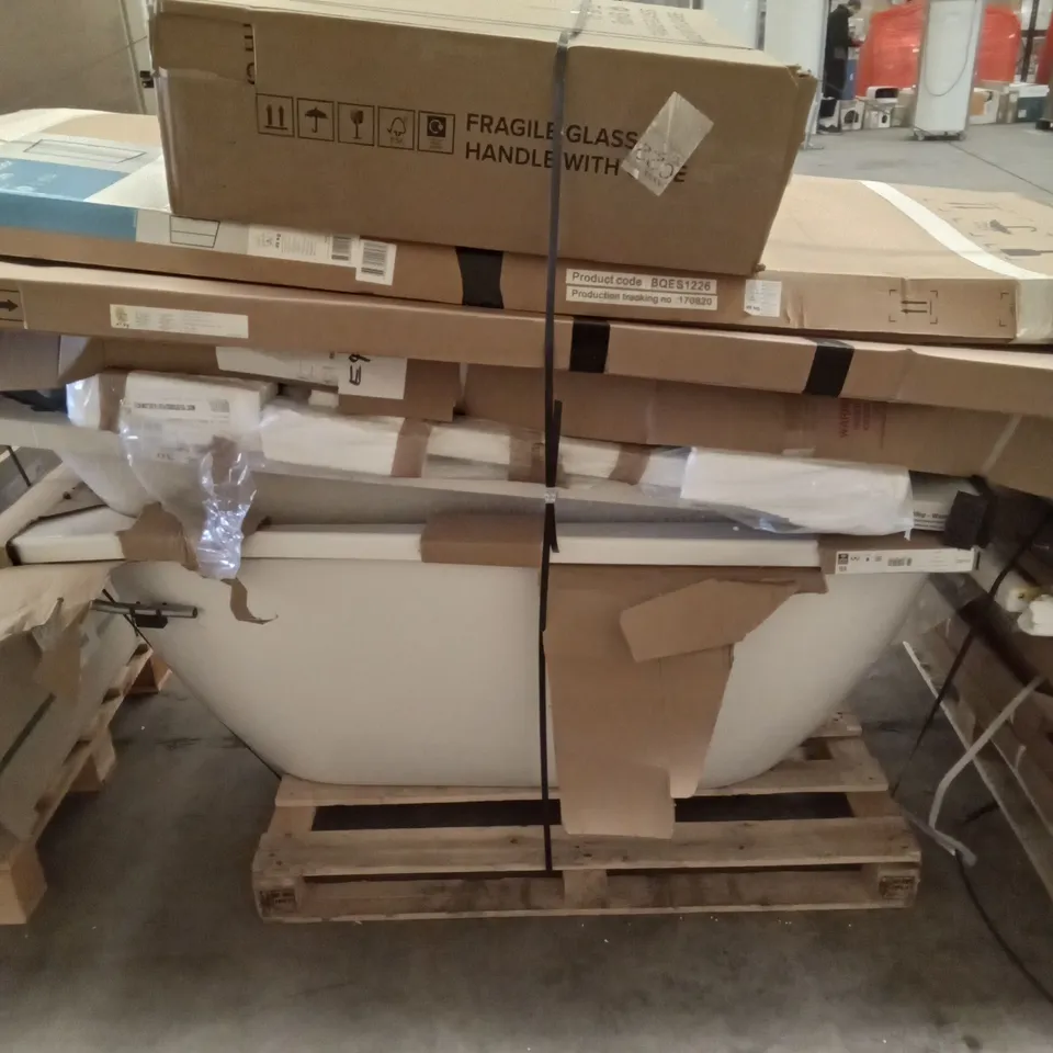 PALLET OF ASSORTED BATHROOM ITEMS INCLUDING BATHS, SHOWER DOORS AND SIDES