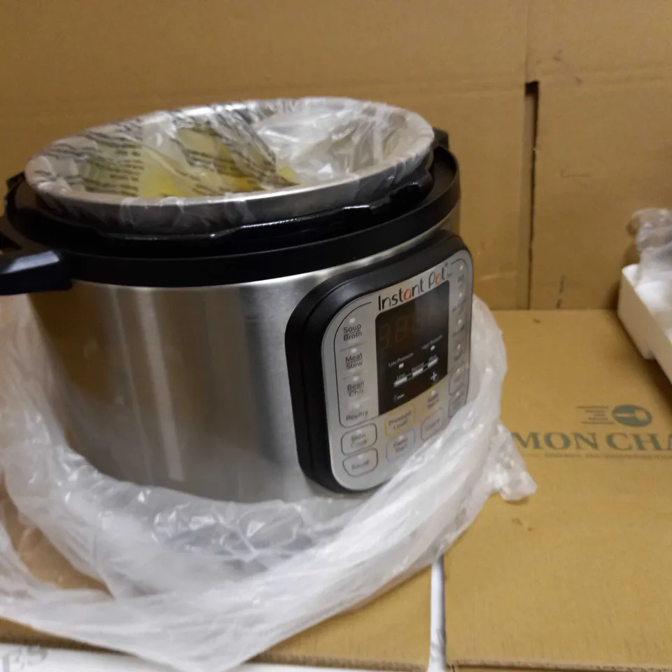 INSTANT POT DUO SMART PRESSURE COOKER