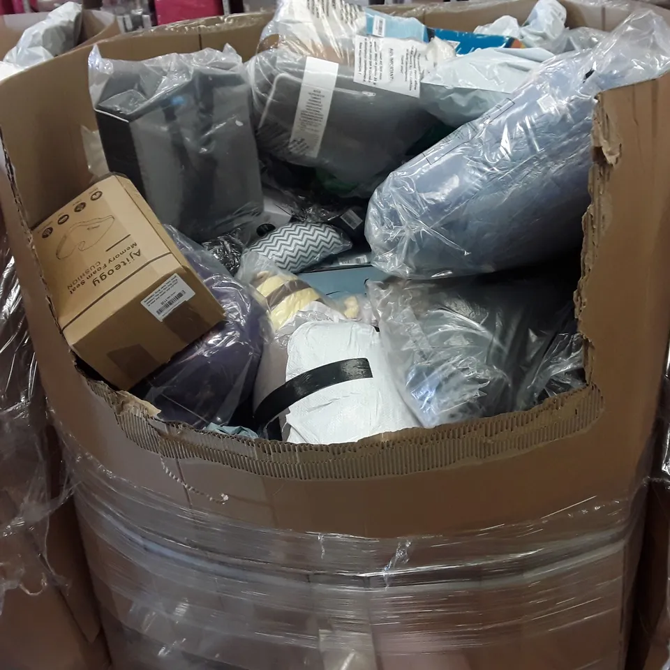 PALLET OF ASSORTED ITEMS TO INCLUDE: HIKENTURE CAMP PILLOW, ORTHOPAEDIC DONUT CUSHION, HEAVY DUTY DOOR DRAFT STOPPER ETC