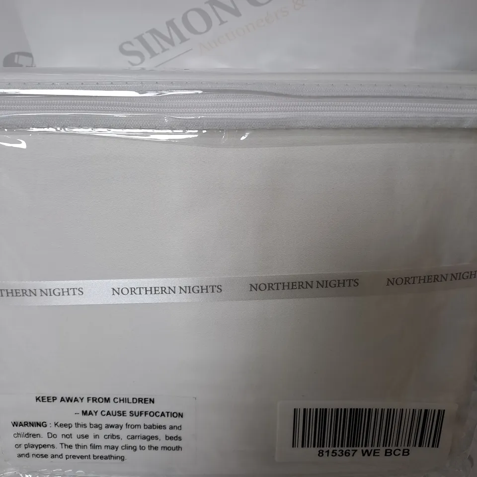 NORTHERN NIGHTS 100% COTTON EASY CARE SET OF 2 FITTED SHEETS DOUBLE - IN WHITE 
